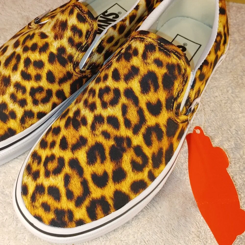 Vans Men's 4/Women's 5.5 Classic Slip On Leopard Black/True White VN0A5A08316